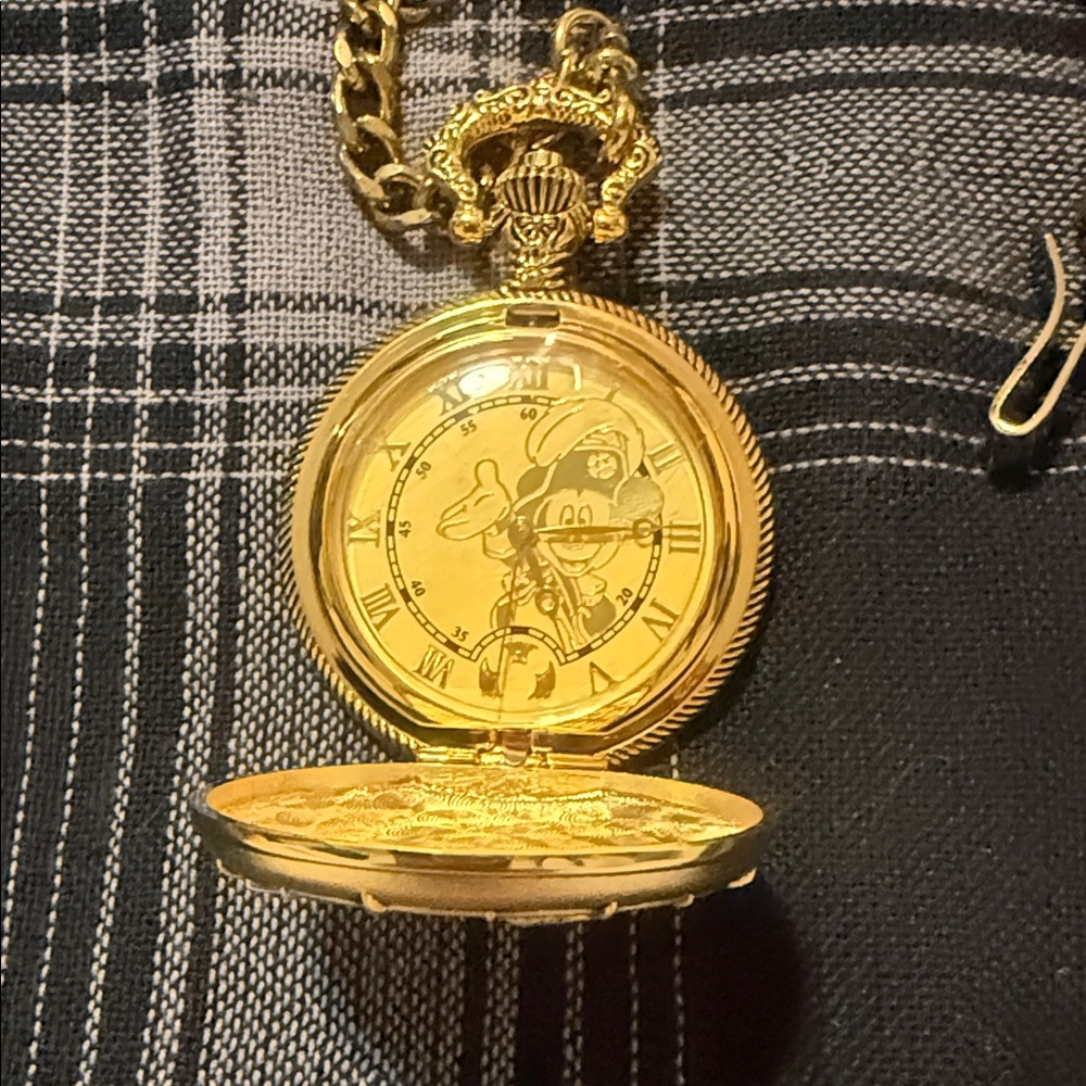 VTG Tokyo Disneysea Celebration 2002 Gold Pocket Watch with Chain - Picture 8 of 8